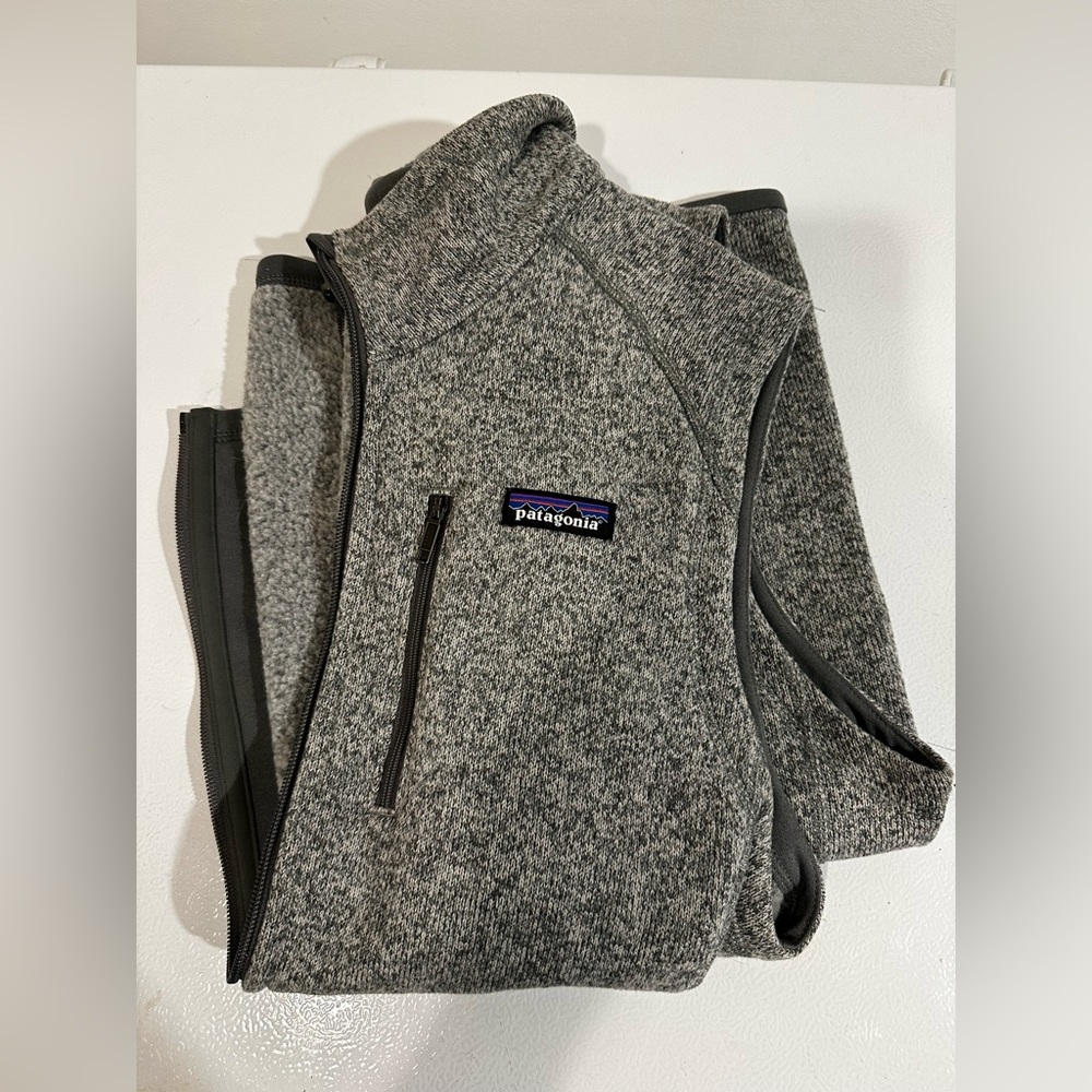 Men’s size MEDIUM Patagonia vest